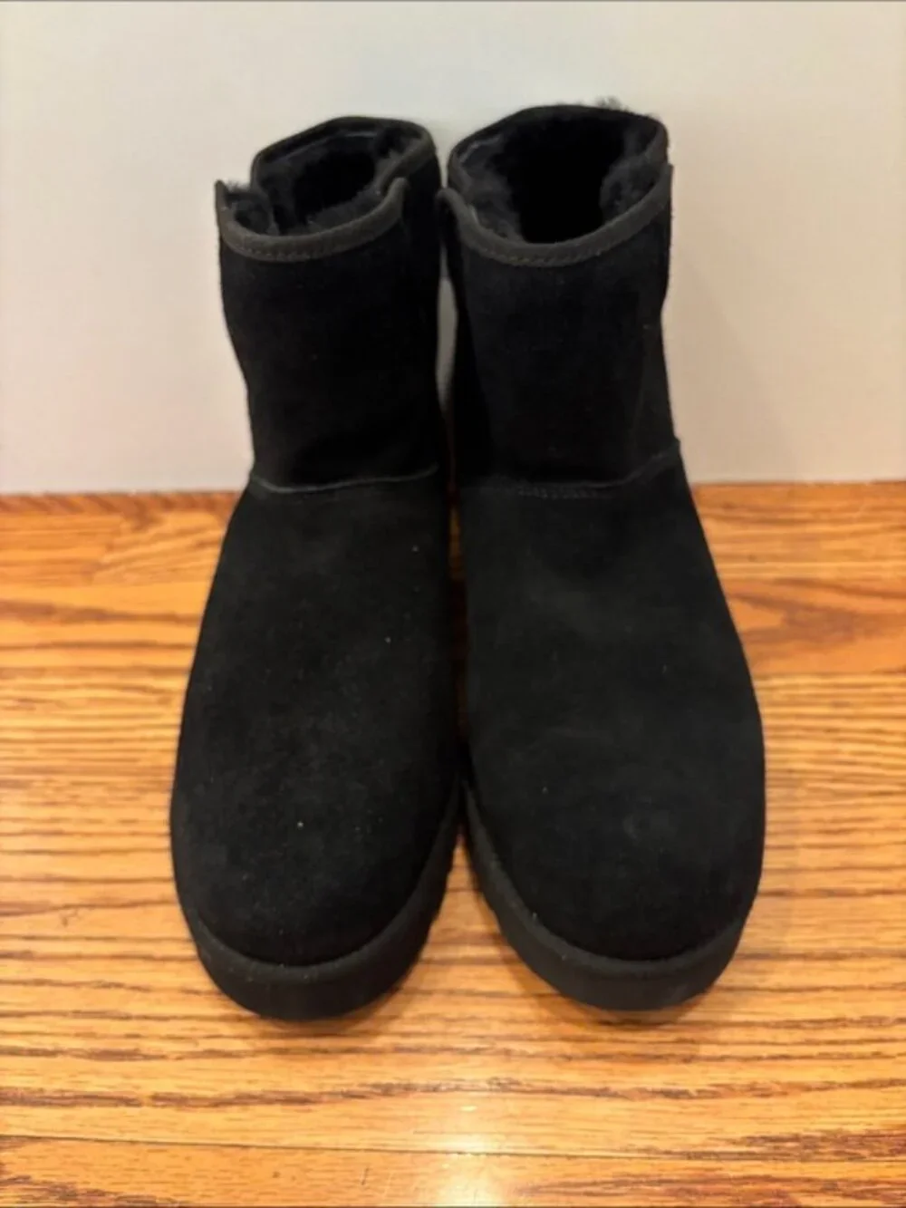 UGG Cory II Mini Boots – Black – Size 8